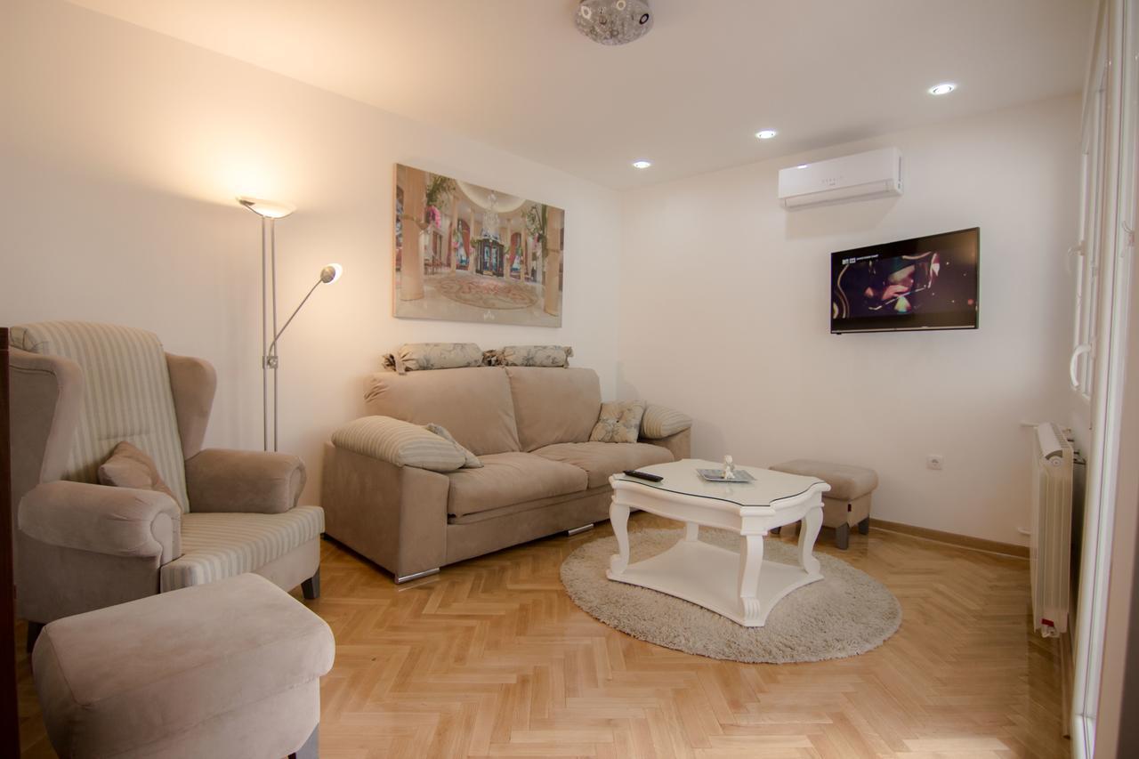Apartments Near St. Sava Temple Belgrado Buitenkant foto