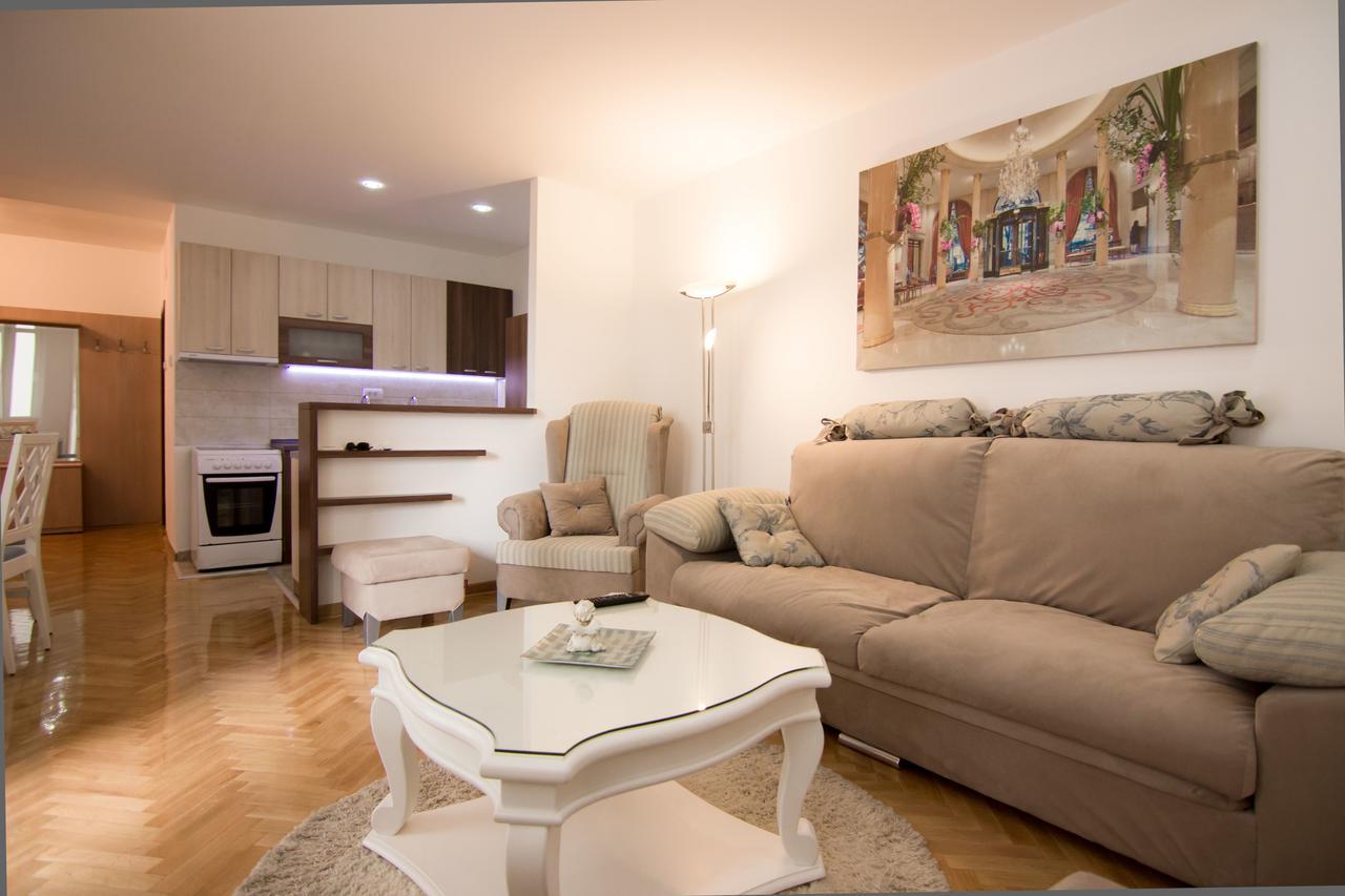 Apartments Near St. Sava Temple Belgrado Buitenkant foto