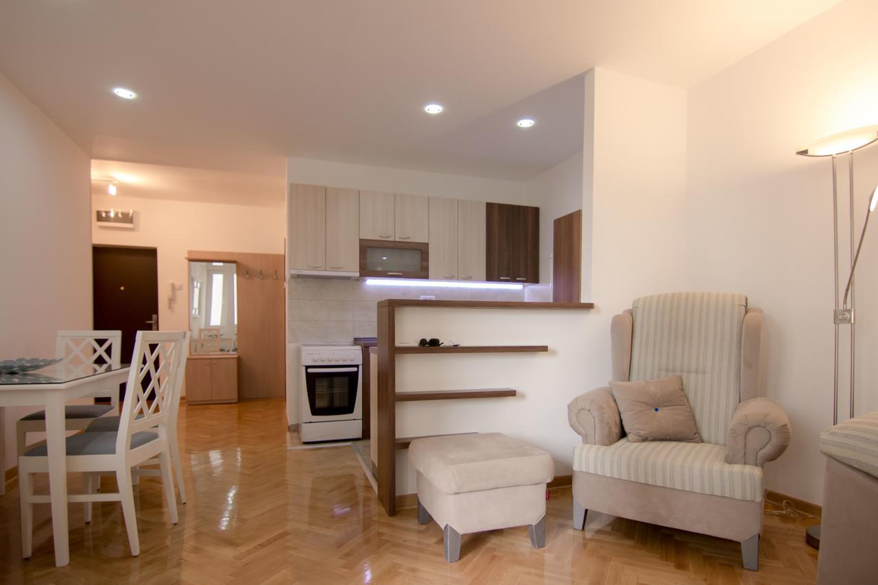 Apartments Near St. Sava Temple Belgrado Buitenkant foto